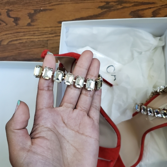 Gorgeous red bejeweled sandals - Picture 8 of 8